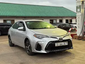 Toyota Corolla LE (1.8L 4cyl 2A) 2018 Silver