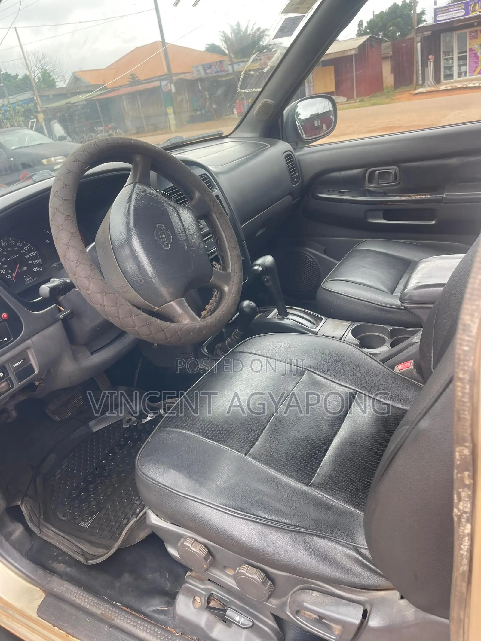 Nissan Pathfinder 1996 Gray