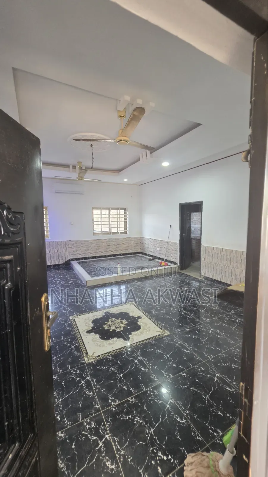 2bdrm Apartment in Community 18, Sakumono for rent