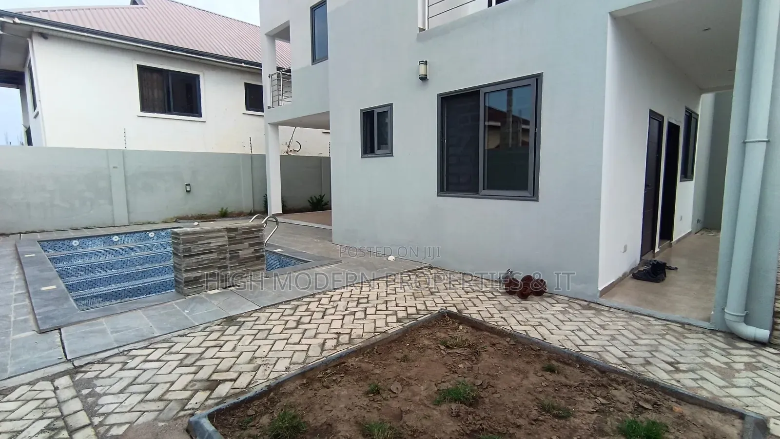 4bdrm House in East Airport, Teshie for rent