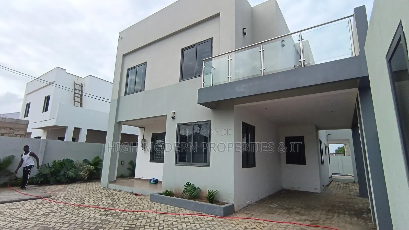 4bdrm House in East Airport, Teshie for rent