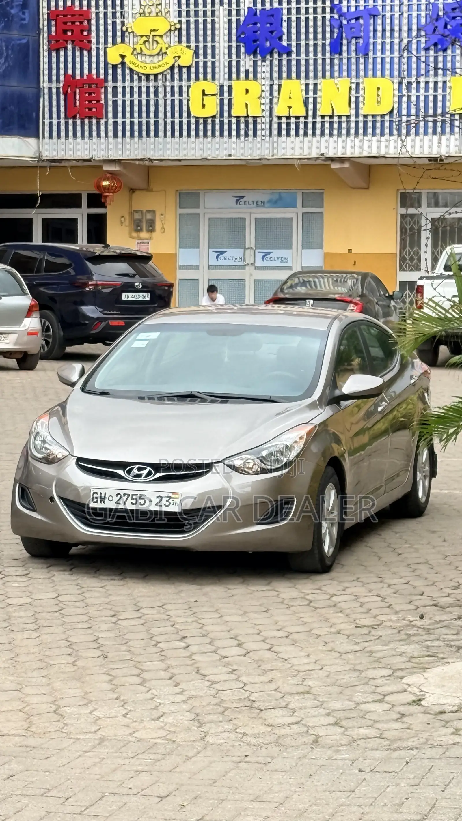 Hyundai Elantra 2012 Brown