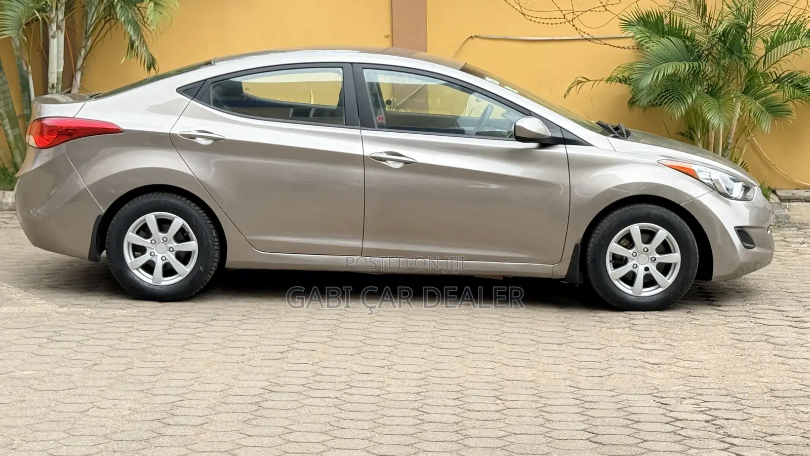 Hyundai Elantra 2012 Brown