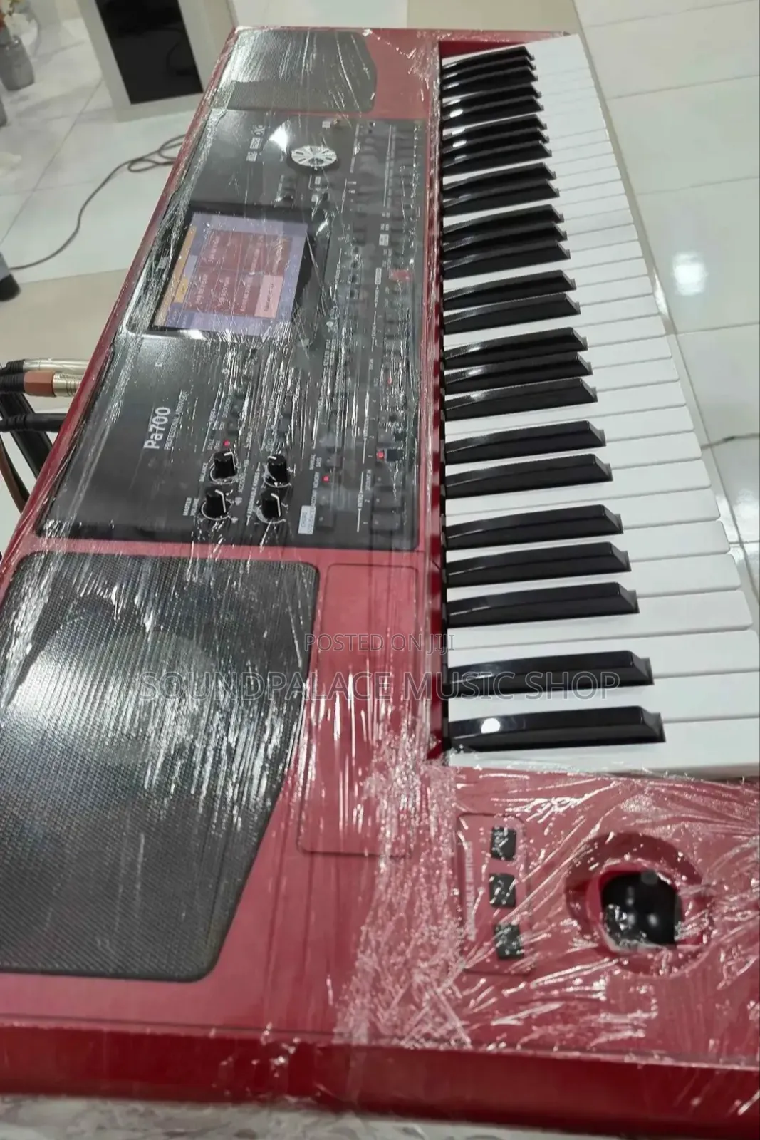 Korg Pa700 61-Key Professional Arranger