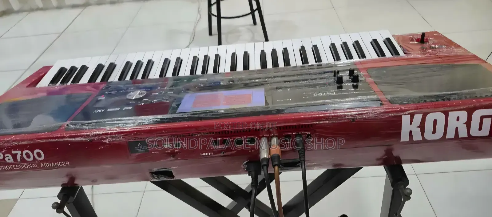 Korg Pa700 61-Key Professional Arranger
