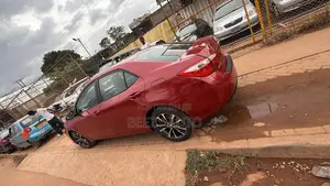 Toyota Corolla LE (1.8L 4cyl 2A) 2018 Red