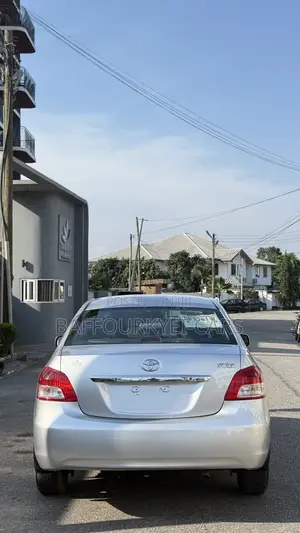 Toyota Yaris 2012 Silver