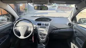 Toyota Yaris 2012 Silver