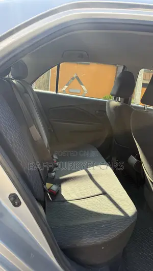 Toyota Yaris 2012 Silver