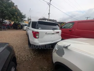 Ford Explorer 2021 White
