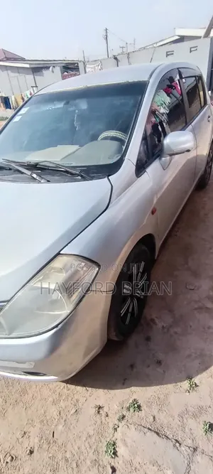 Nissan Tiida 2010 Beige