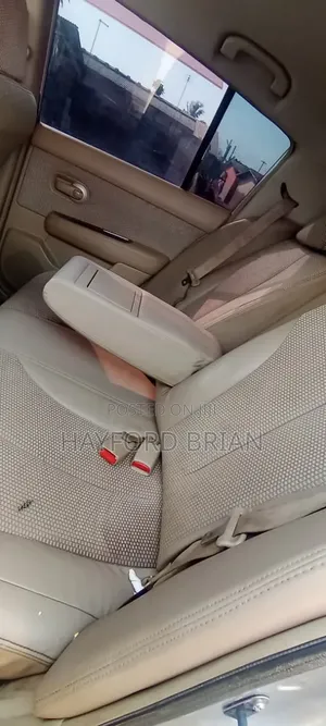 Nissan Tiida 2010 Beige