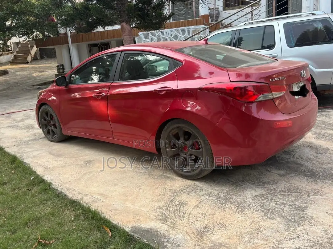 Hyundai Elantra Limited 2012 Red