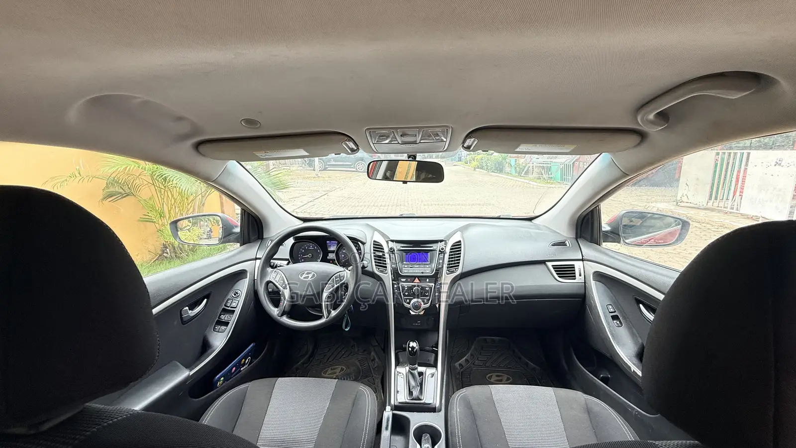 Hyundai Elantra 2016 Red