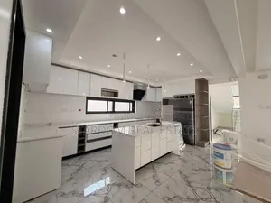 4bdrm Duplex in Adjiringanor, Ability for sale