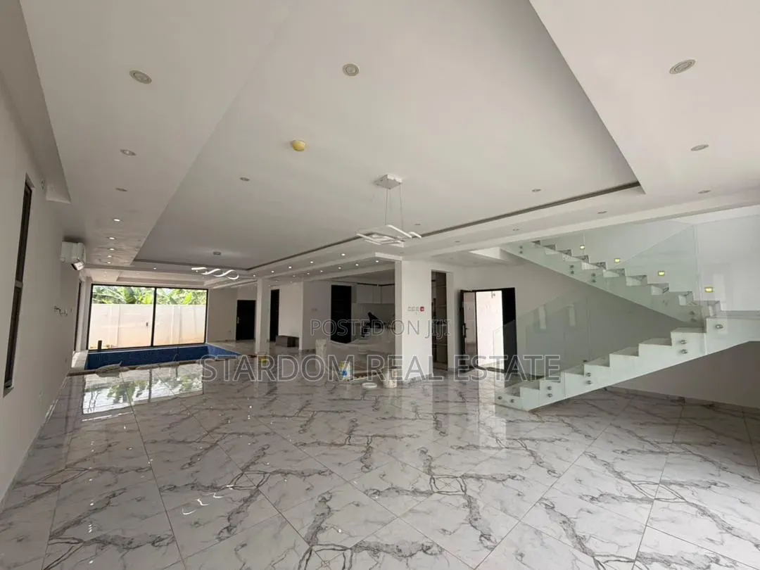 4bdrm Duplex in Adjiringanor, Ability for sale