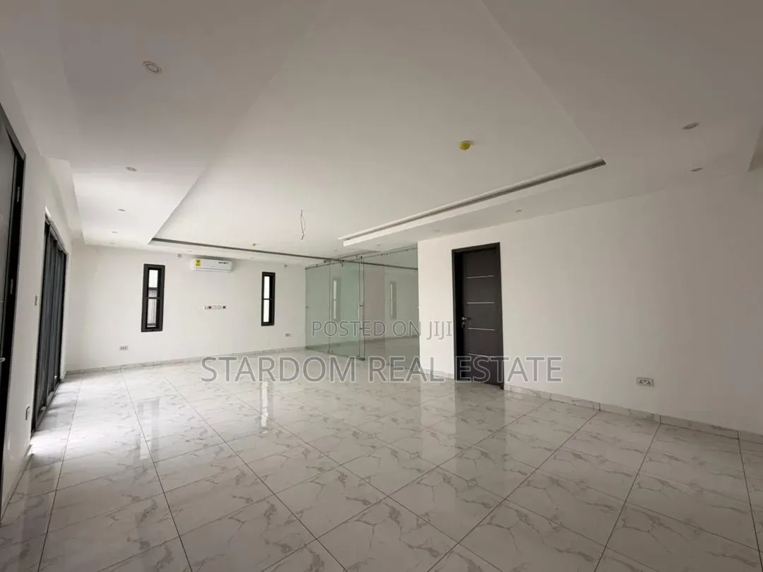 4bdrm Duplex in Adjiringanor, Ability for sale