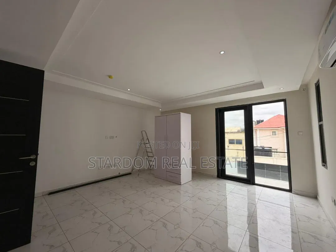 4bdrm Duplex in Adjiringanor, Ability for sale