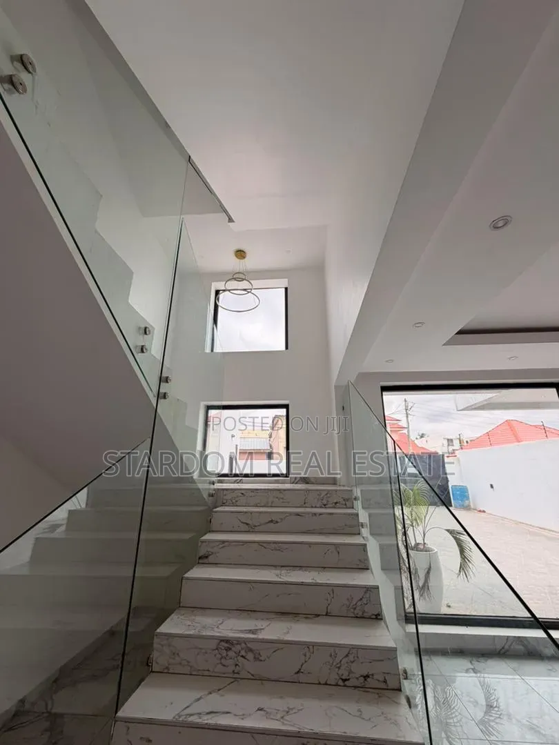 4bdrm Duplex in Adjiringanor, Ability for sale