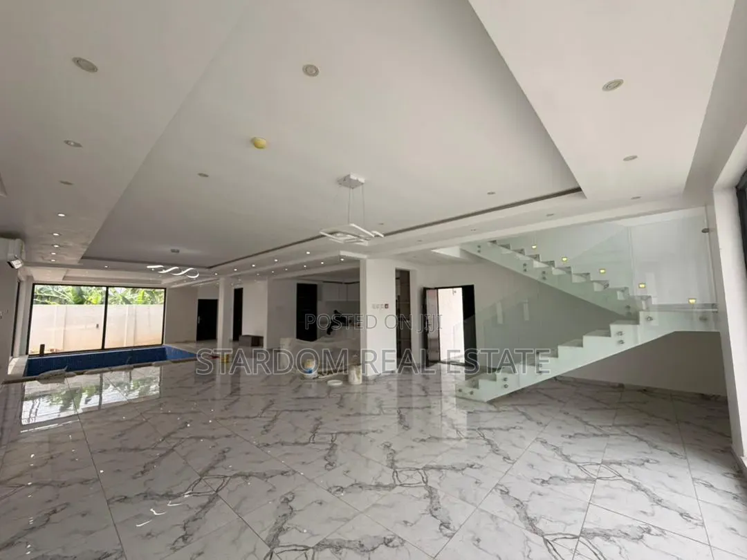 4bdrm Duplex in Adjiringanor, Ability for sale