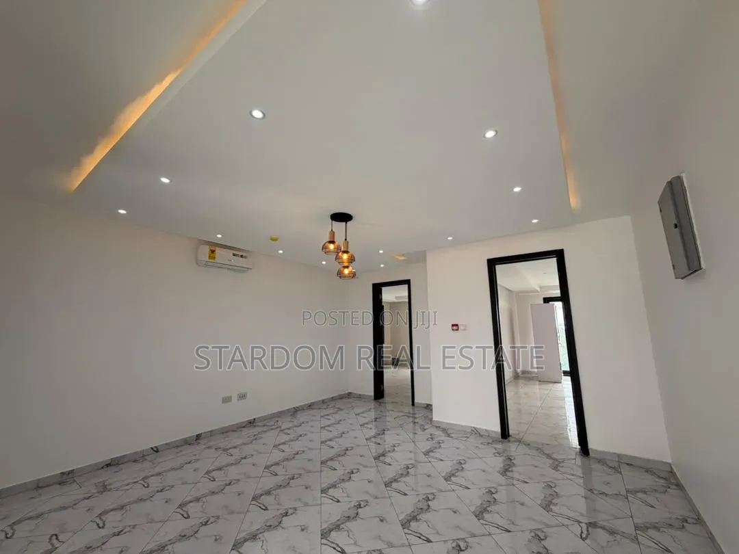 4bdrm Duplex in Adjiringanor, Ability for sale