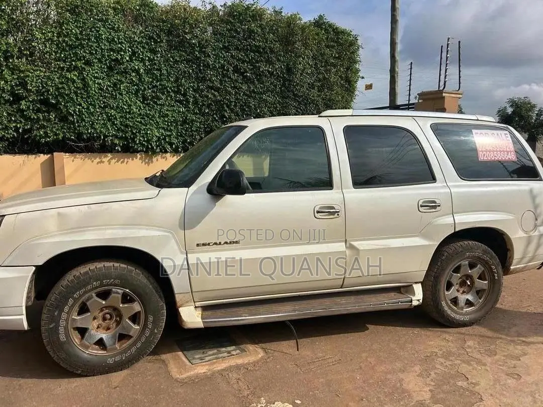 Cadillac Escalade 2008 White