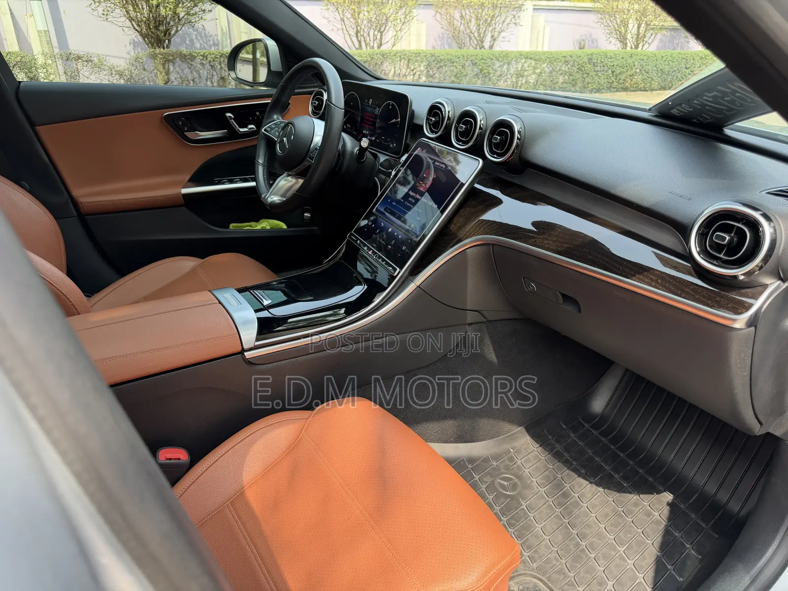 Mercedes-Benz C300 2024 Silver