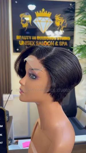 Pixie Cut Rihanna