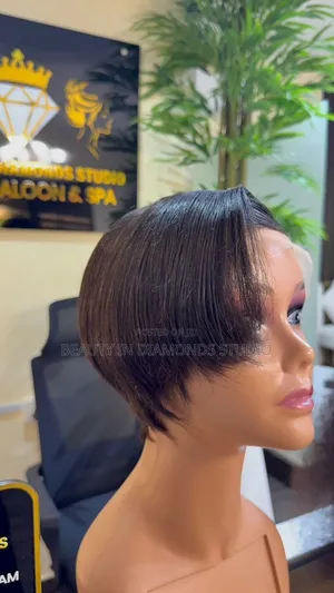 Pixie Cut Rihanna