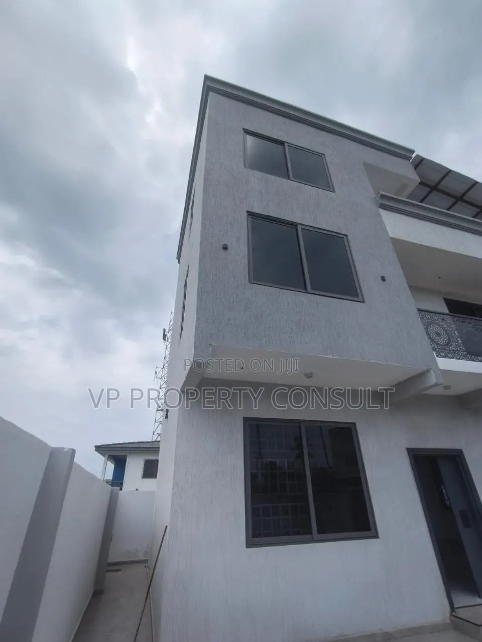 3bdrm House in Labone SHS Area for rent