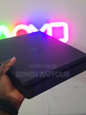 Playstation 4 Slim