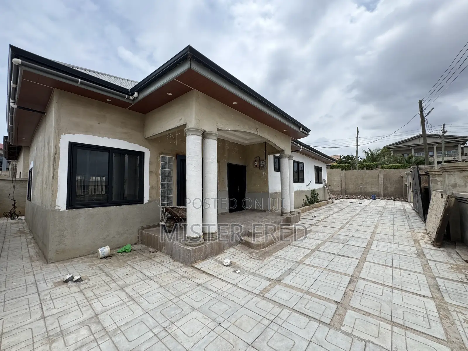 3bdrm House in Westhills Mall, Weija for sale