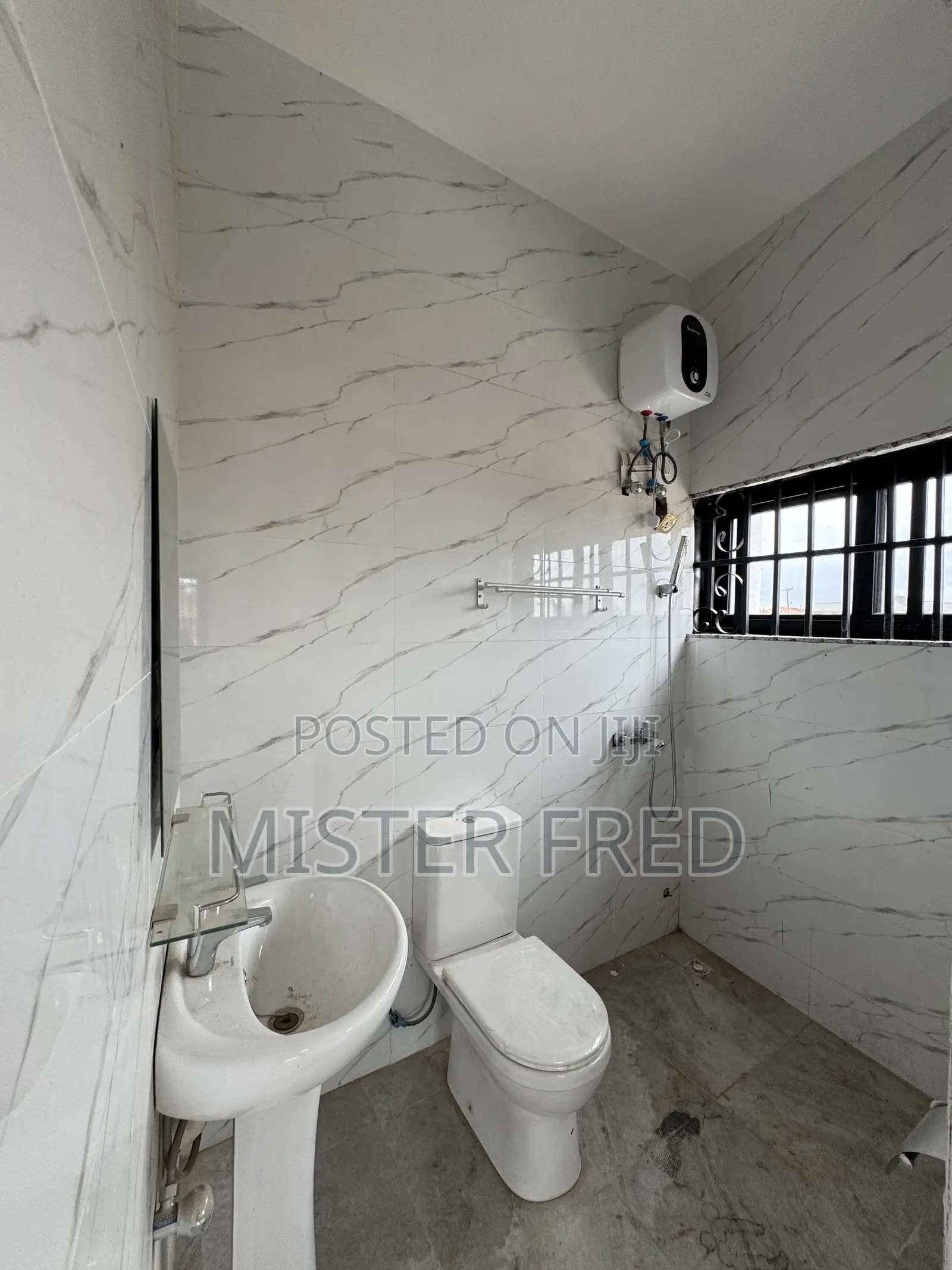 3bdrm House in Westhills Mall, Weija for sale