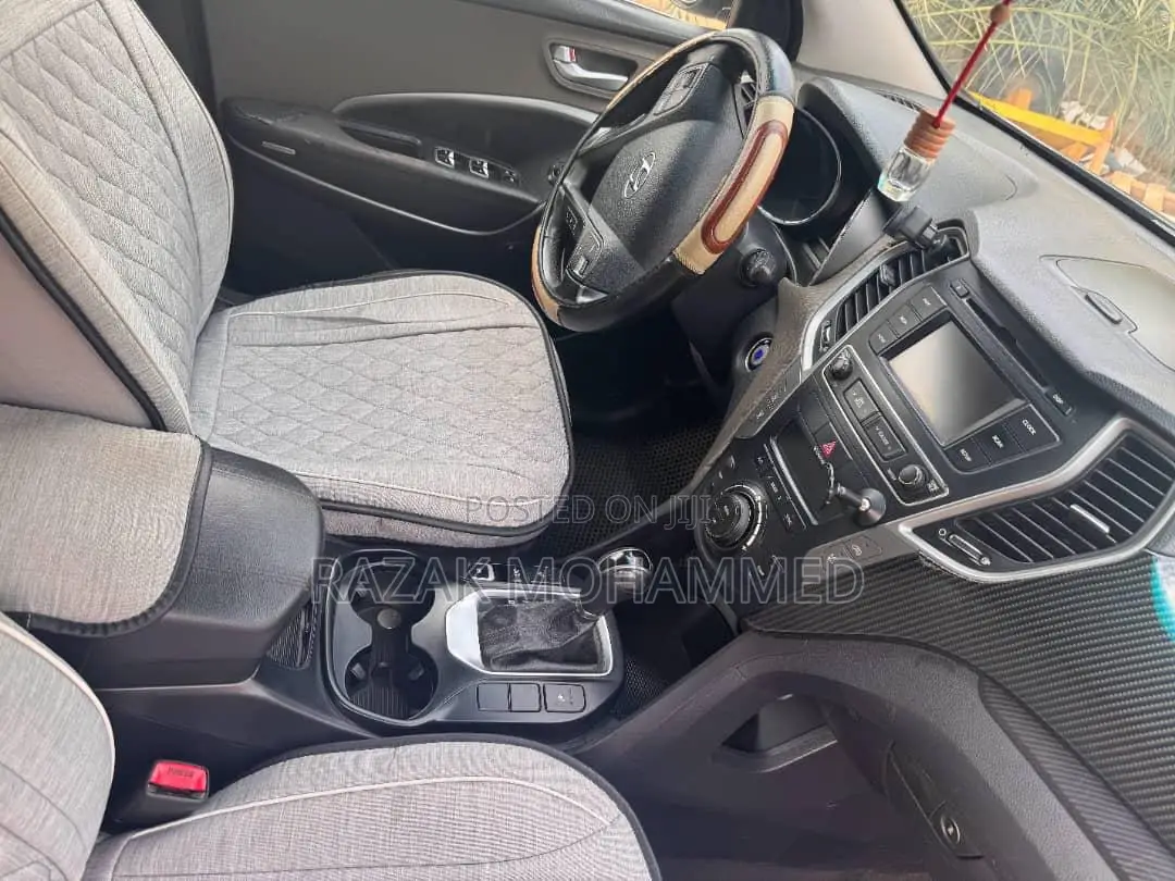 Hyundai Santa Fe 2017 White