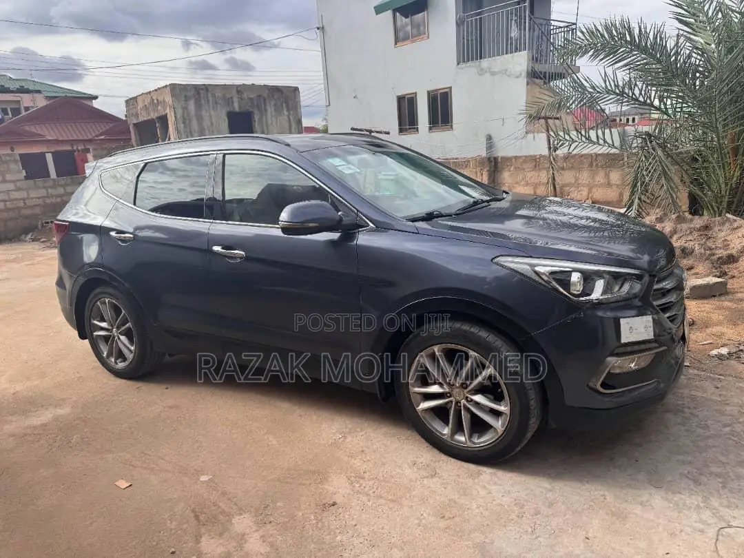 Hyundai Santa Fe 2017 White