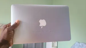 Laptop Apple MacBook Air 4GB Intel Core i5 SSD 128GB