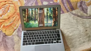Laptop Apple MacBook Air 4GB Intel Core i5 SSD 128GB