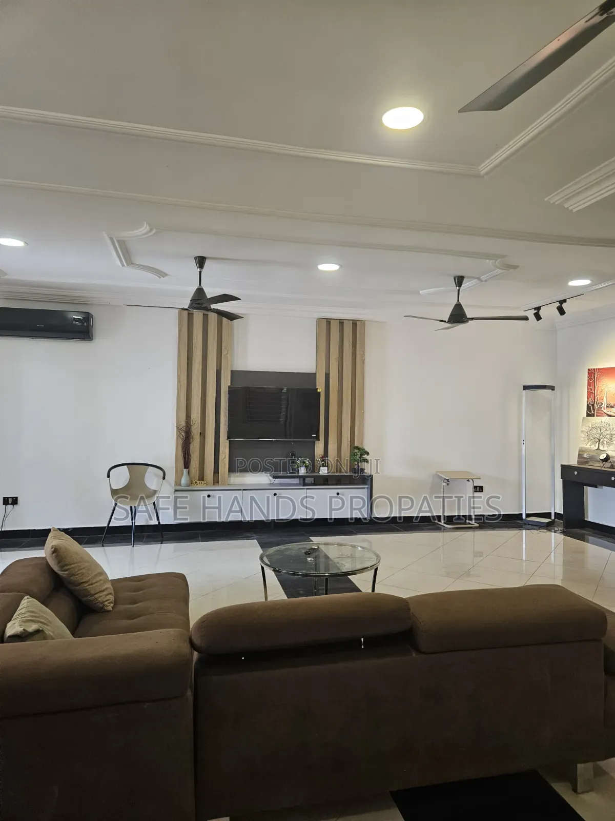 4bdrm House in School Junction , Accra Metropolitan for rent