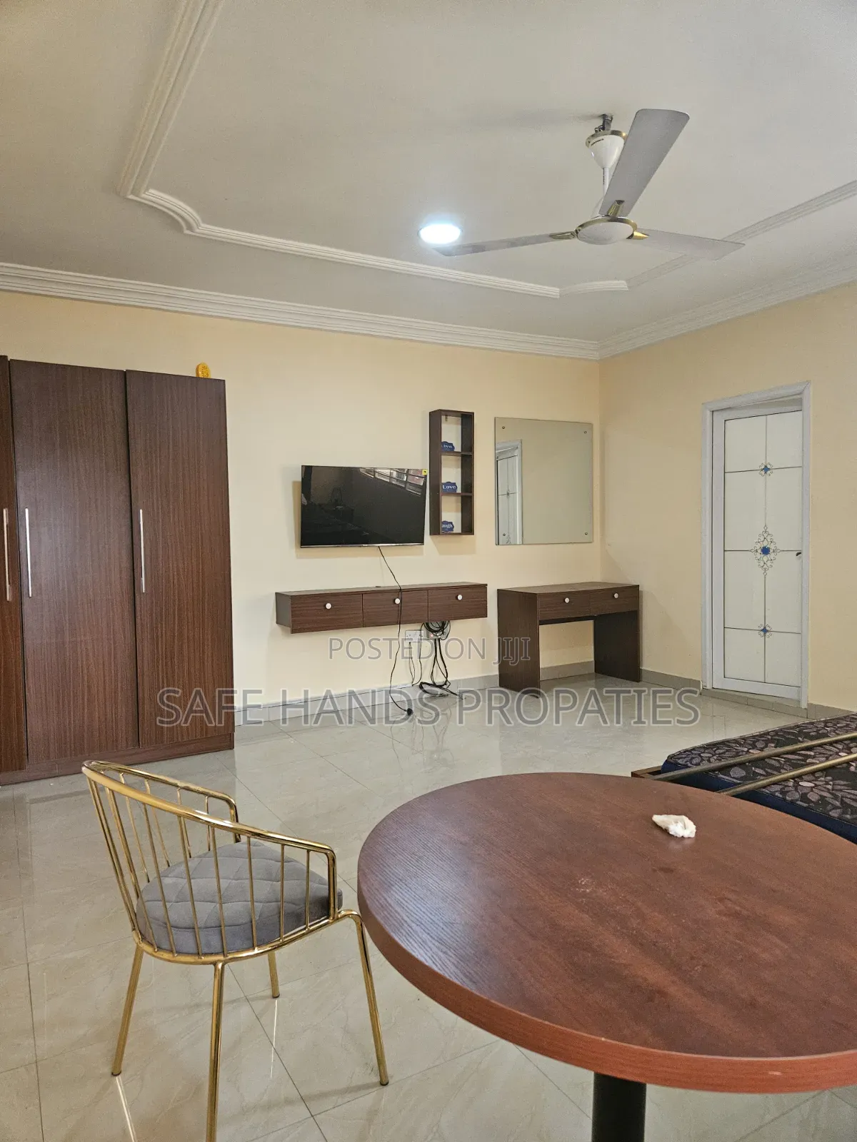 4bdrm House in School Junction , Accra Metropolitan for rent