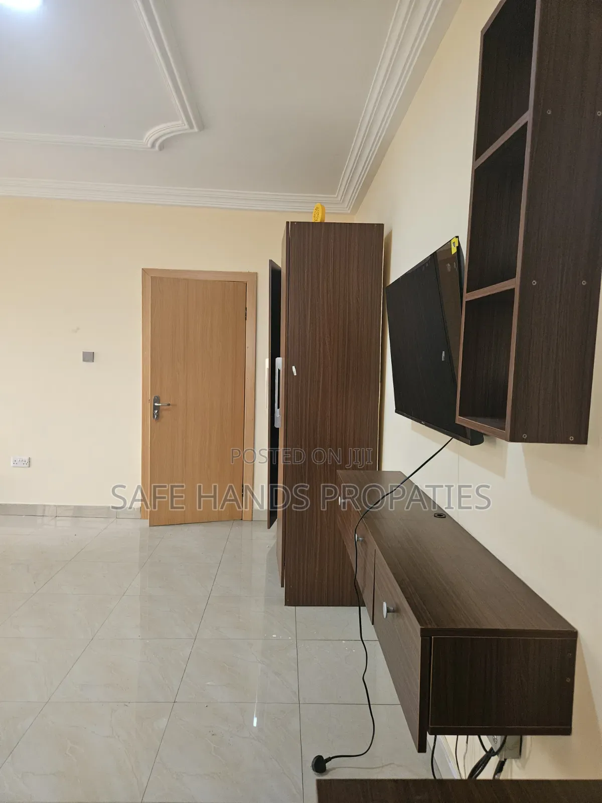 4bdrm House in School Junction , Accra Metropolitan for rent