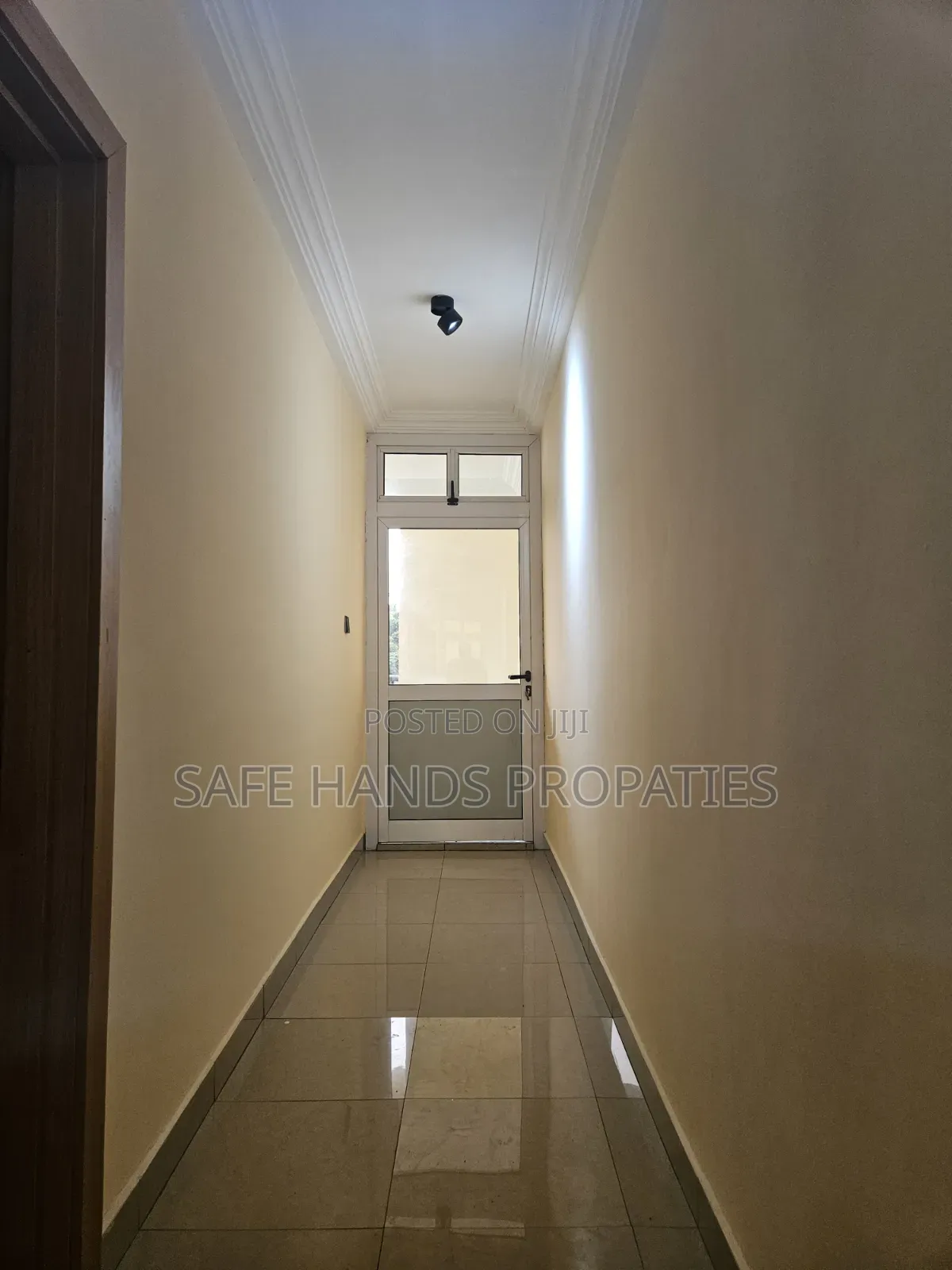 4bdrm House in School Junction , Accra Metropolitan for rent