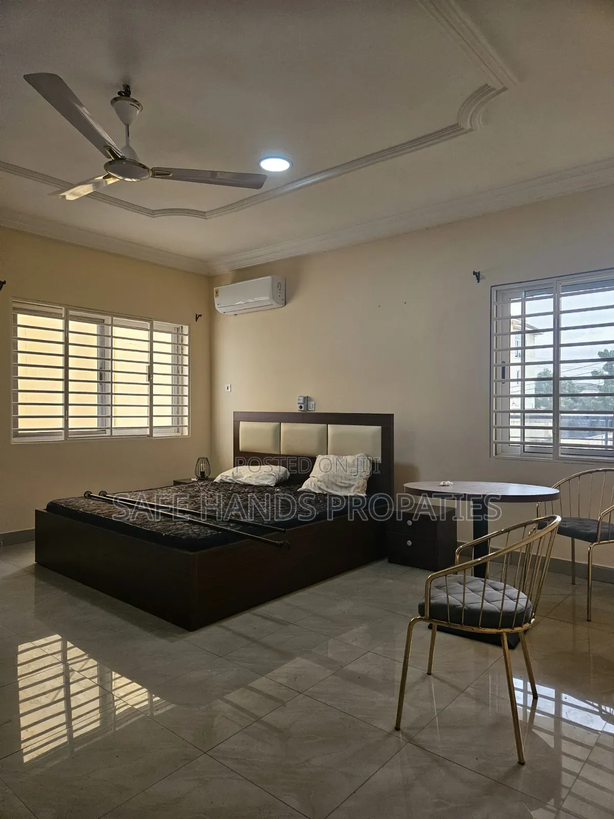 4bdrm House in School Junction , Accra Metropolitan for rent