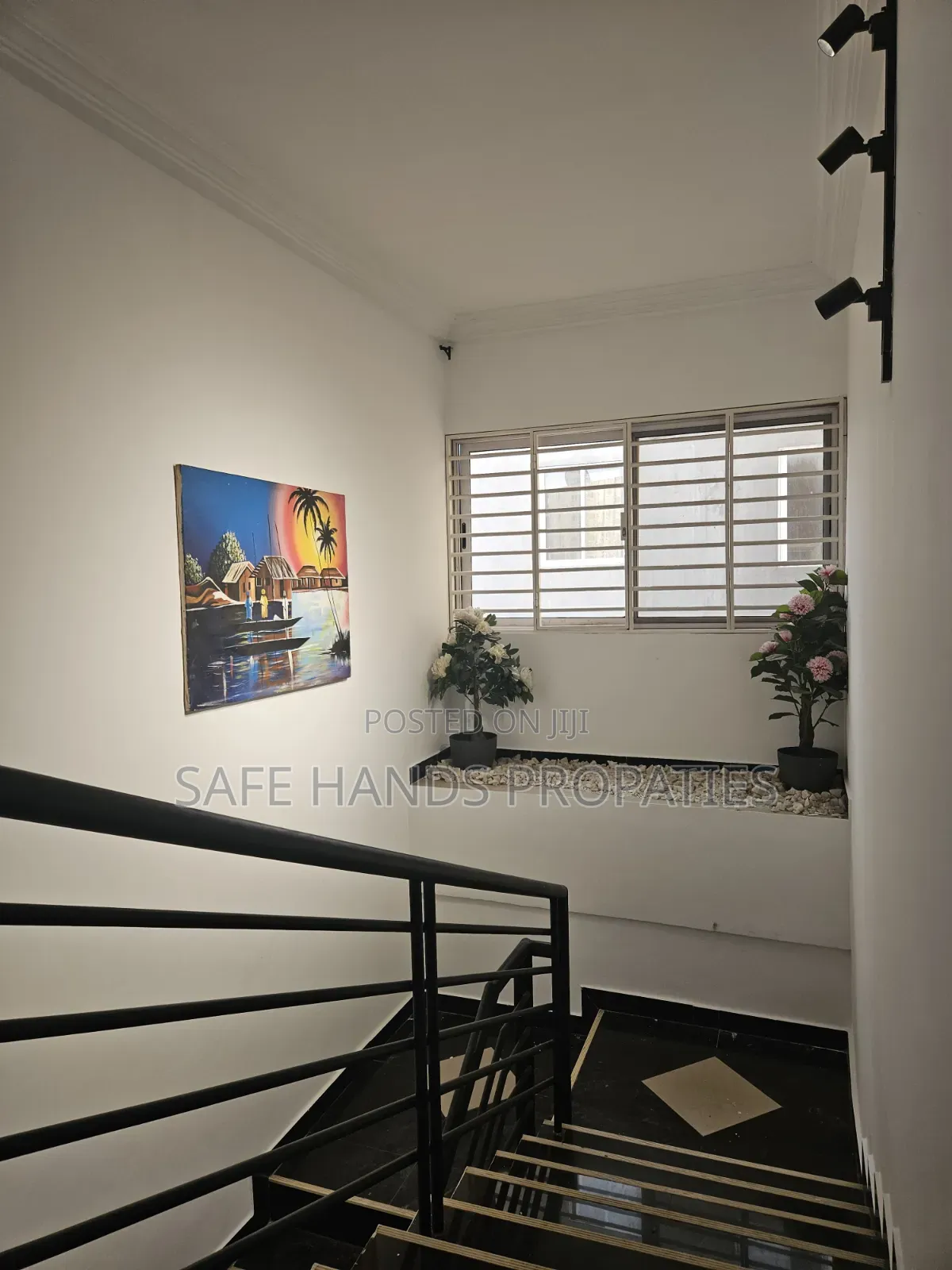 4bdrm House in School Junction , Accra Metropolitan for rent