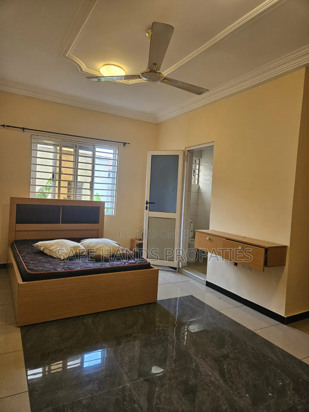 4bdrm House in School Junction , Accra Metropolitan for rent