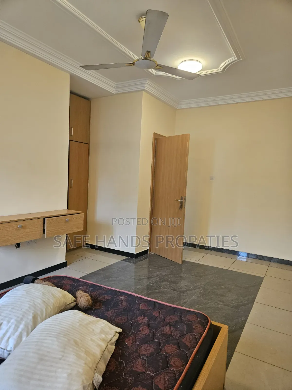4bdrm House in School Junction , Accra Metropolitan for rent