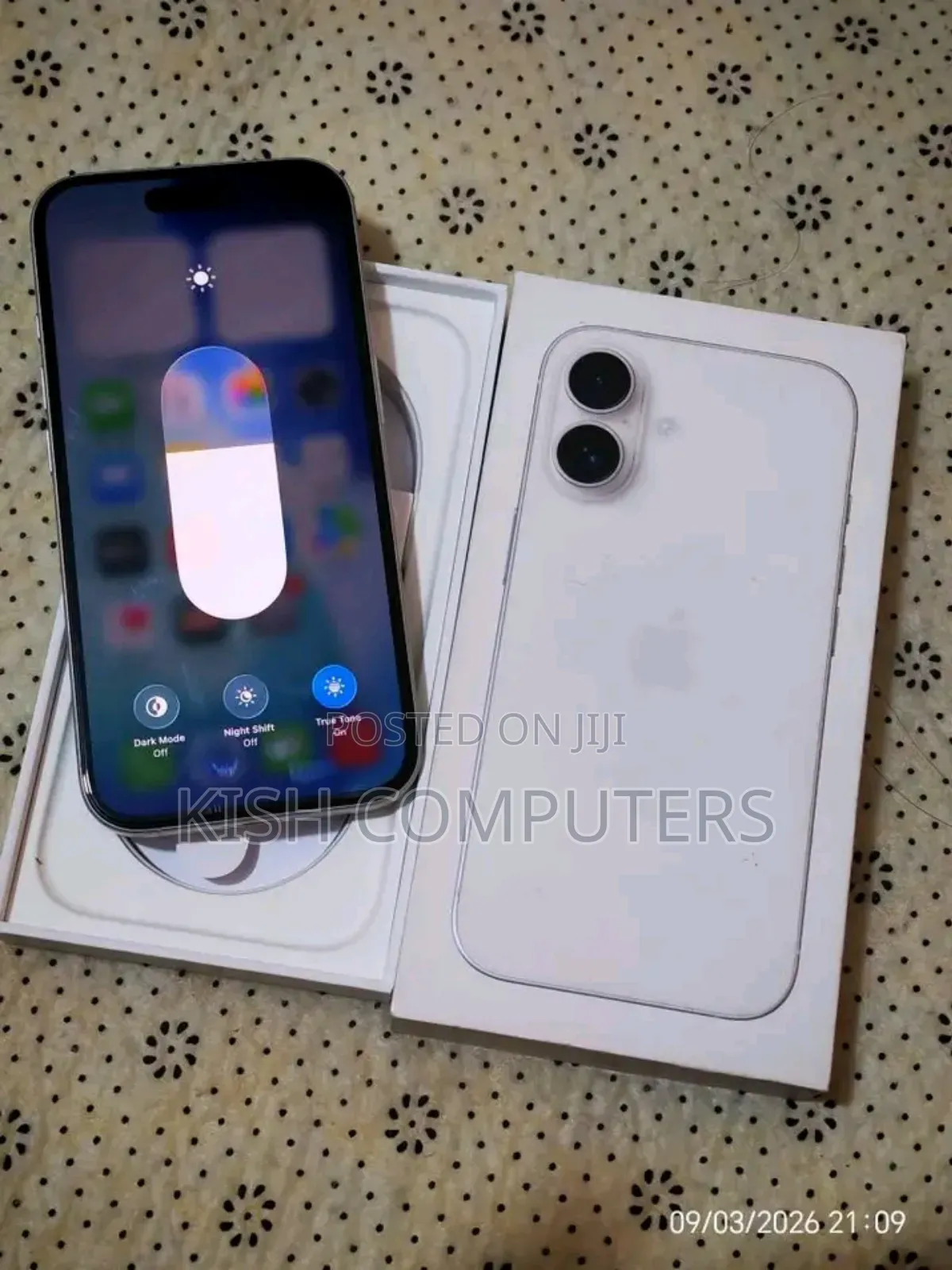 New Apple iPhone 16 512 GB Silver
