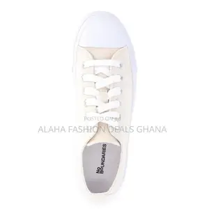 No Boundaries Women's Classic Lace-Up Sneakers