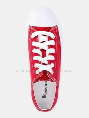 No Boundaries Women's Classic Lace-Up Sneakers