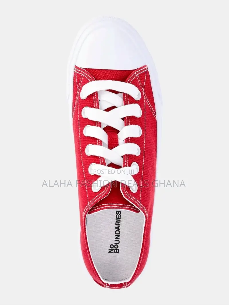 No Boundaries Women's Classic Lace-Up Sneakers