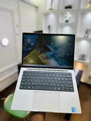 Laptop HP EliteBook 8 G1i 16GB Intel Core i7 SSD 512GB